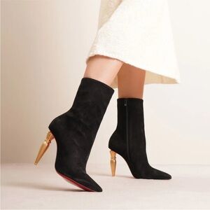 Christian Louboutin Lipbooty RARE
Suede booties RETAIL 1,995